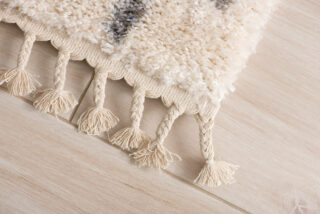 Vloerkleed Versay Fringes Creme Boho Kwastjes Pijlen Woonsfeer
