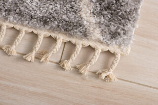 Vloerkleed Versay Fringes Grijs Kwastjes Boho Abstract Woonsfeer