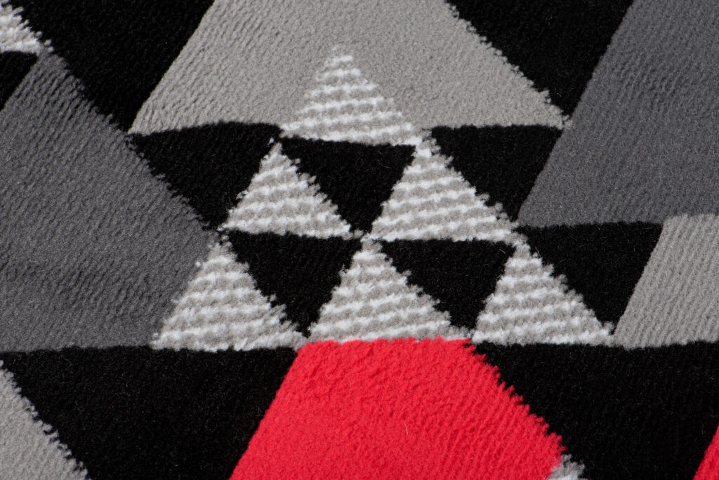 Loper Maya Grijs Rood Geometrisch Driehoeken