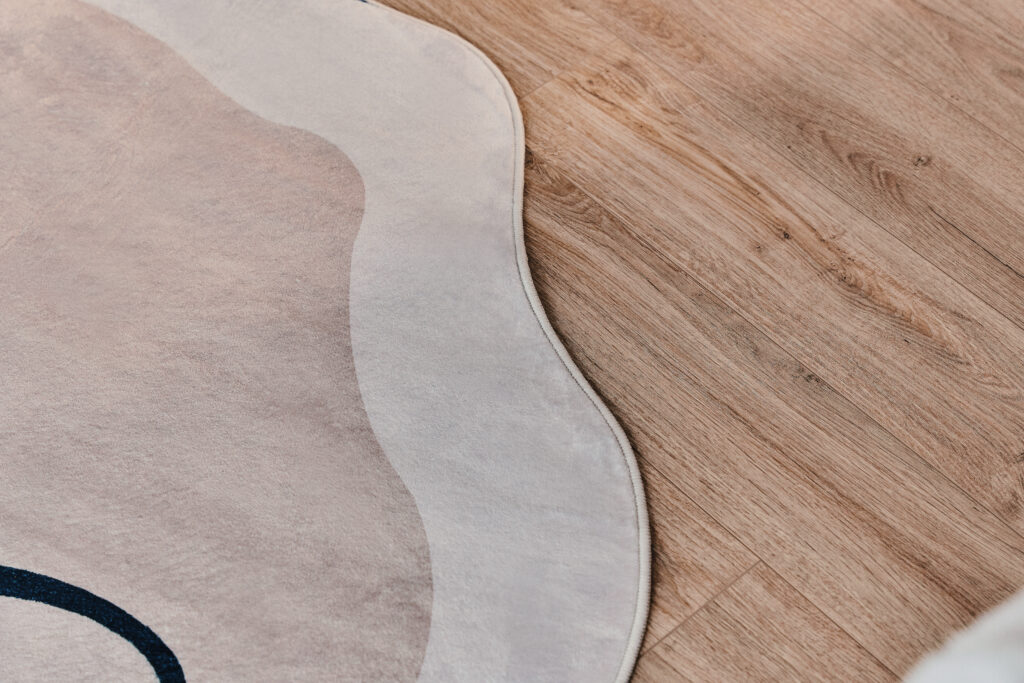 Vloerkleed Wisp Met Onregelmatige Vorm Beige